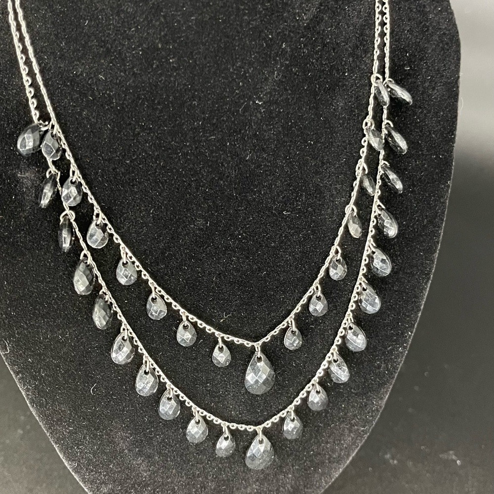 Black teardrop necklace